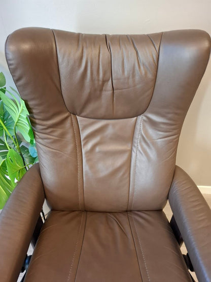 Stressless Wing Power (M) Leg&Back elektrisk lenestol Brun skinn med batteri
