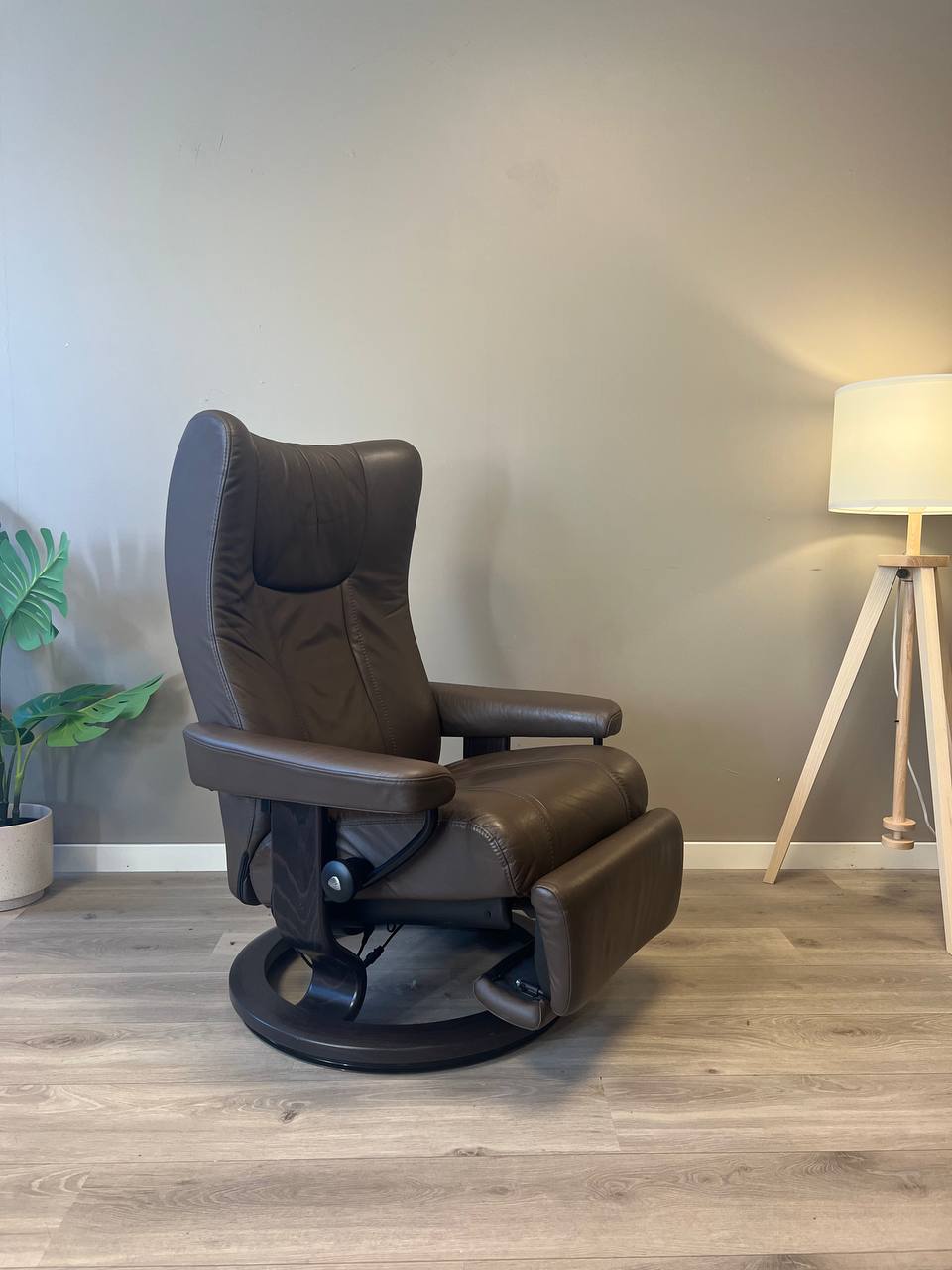 Stressless Wing Power (M) Leg&Back elektrisk lenestol Brun skinn med batteri