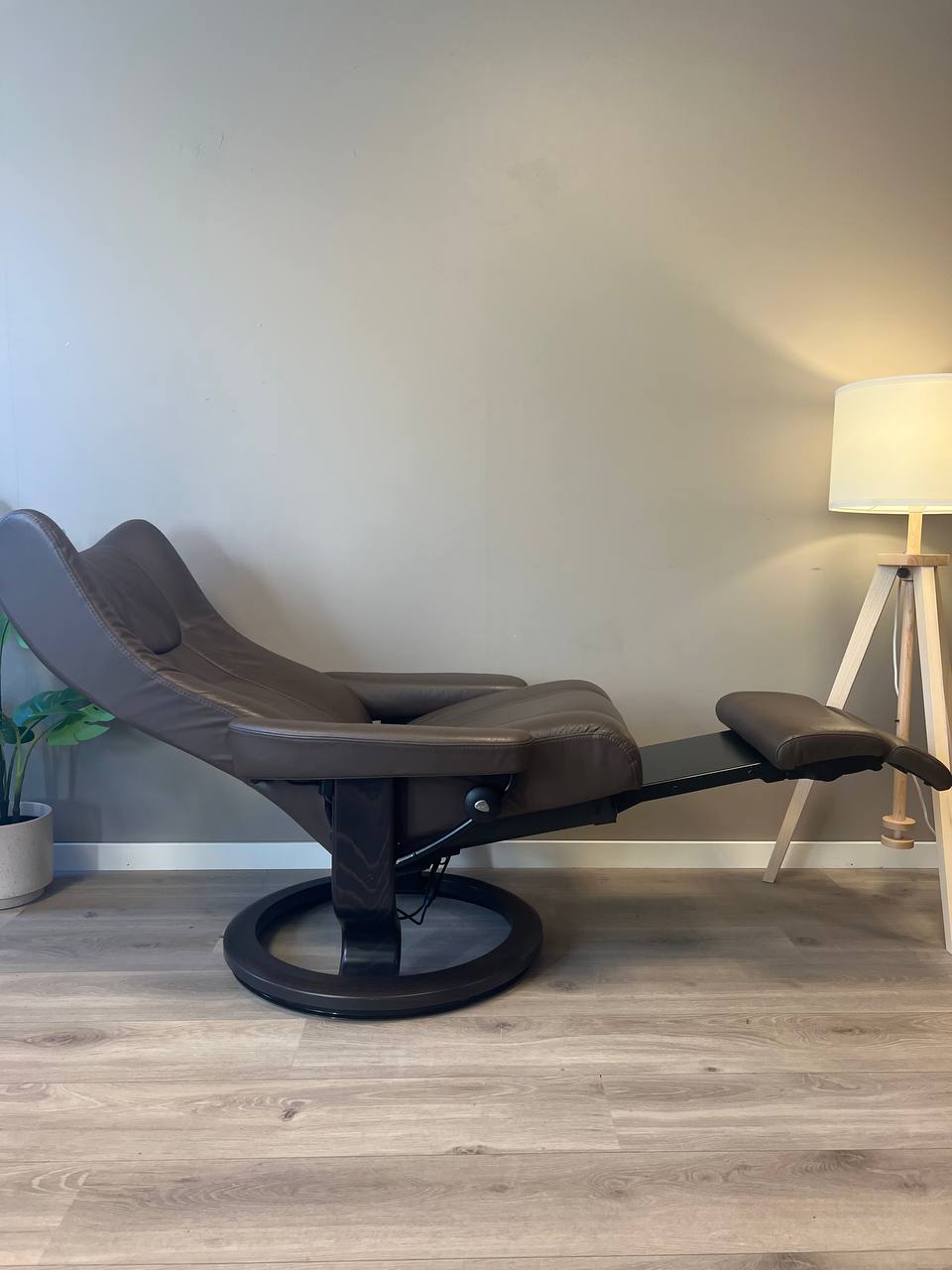 Stressless Wing Power (M) Leg&Back elektrisk lenestol Brun skinn med batteri