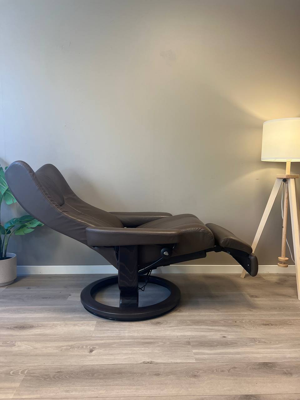 Stressless Wing Power (M) Leg&Back elektrisk lenestol Brun skinn med batteri