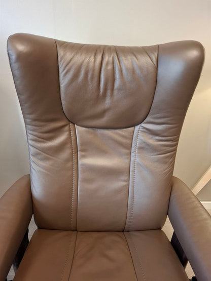 Stressless Wing Power (M) Leg&Back elektrisk lenestol Brunt skinn med batteri