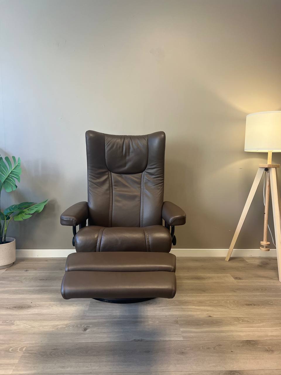 Stressless Wing Power (M) Leg&Back elektrisk lenestol Brunt skinn med batteri