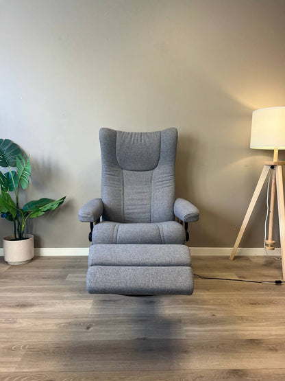 Stressless Wing Power lenestol (M) i grå tekstil