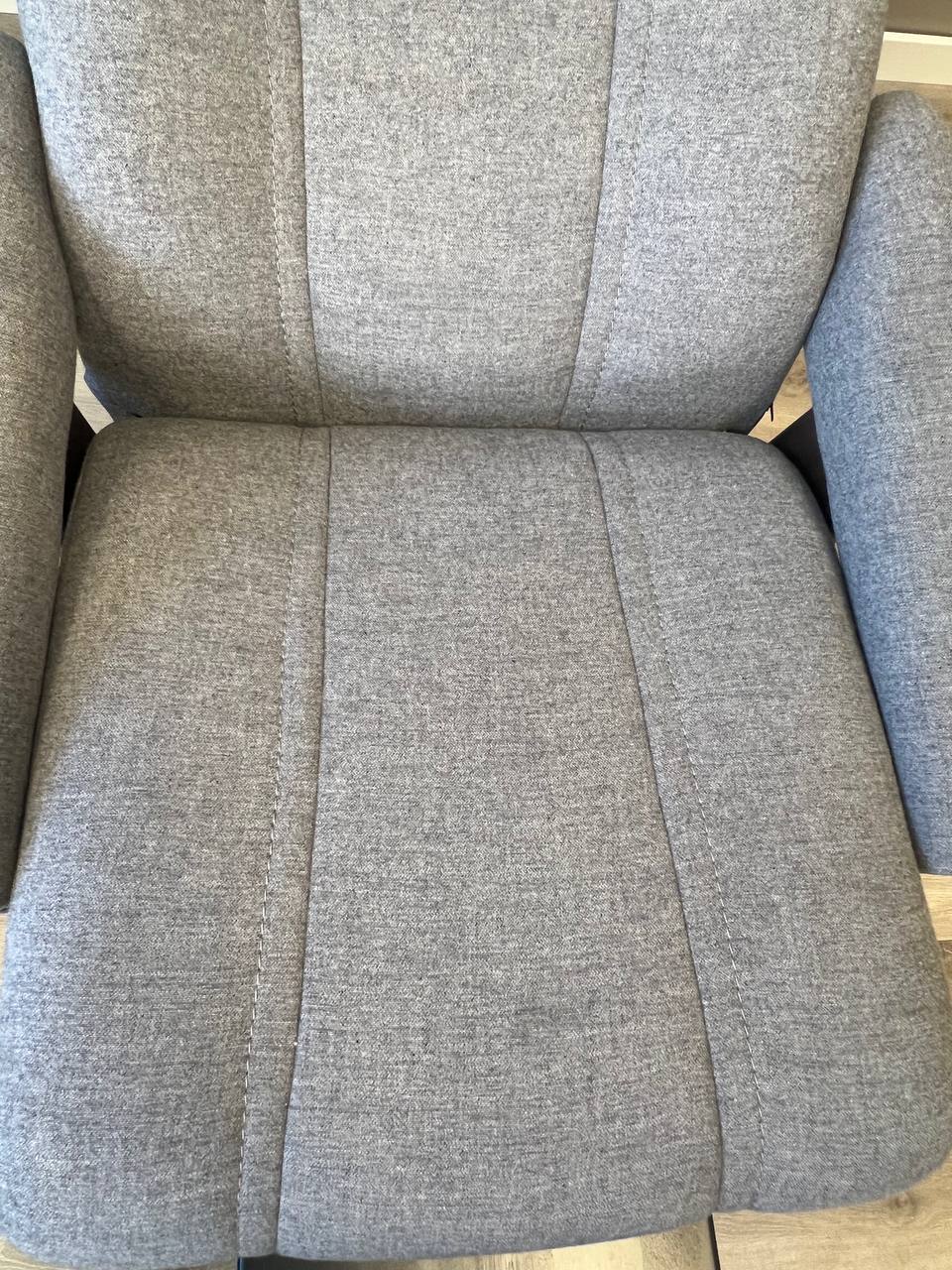 Stressless Wing Power lenestol (M) i grå tekstil