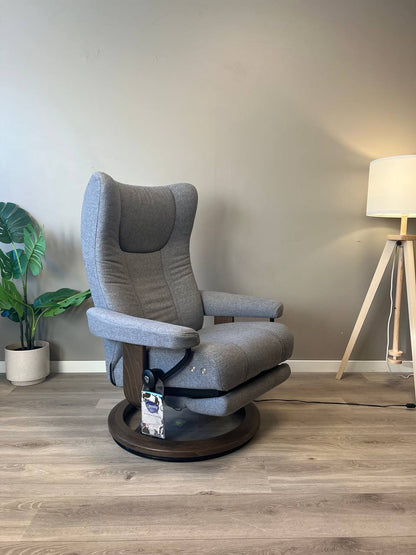 Stressless Wing Power lenestol (M) i grå tekstil