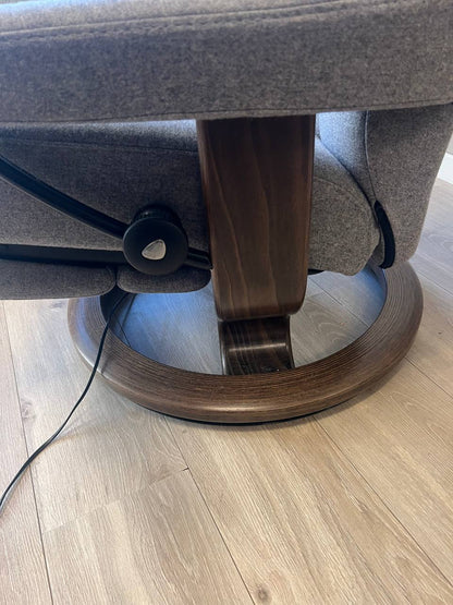 Stressless Wing Power lenestol (M) i grå tekstil