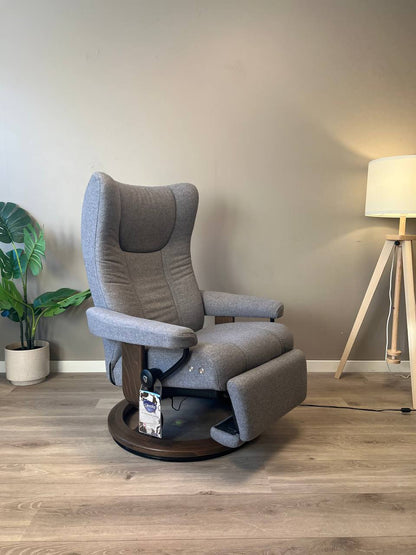 Stressless Wing Power lenestol (M) i grå tekstil