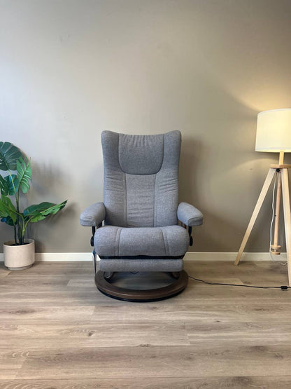Stressless Wing Power lenestol (M) i grå tekstil