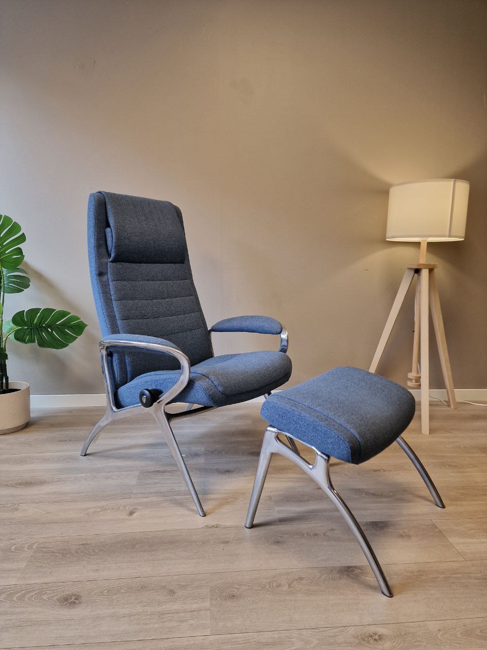 Brukt Stressless You James lenestol m/krakk i blå - frontvisning