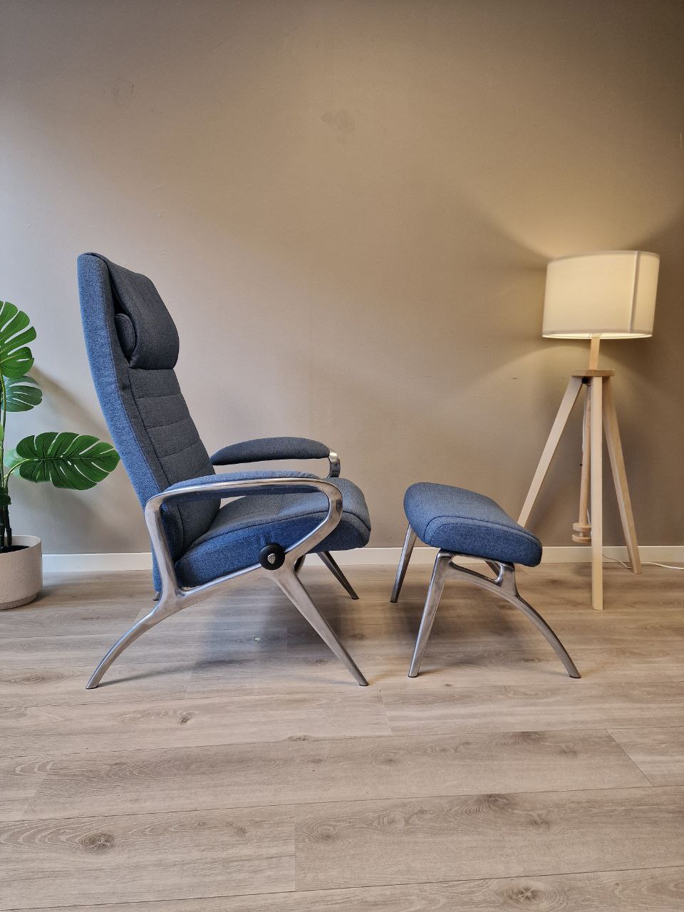 Brukt Stressless You James lenestol m/krakk i blå - sidevisning