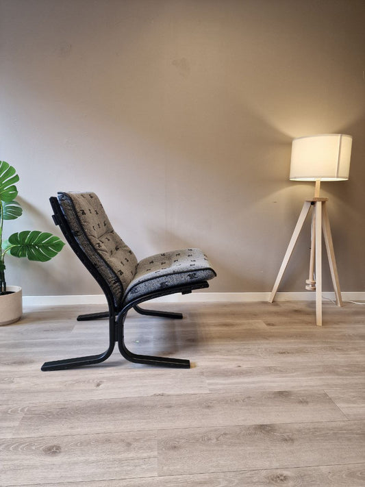 Vintage Siesta Lenestol – Grå tekstil svart treverk